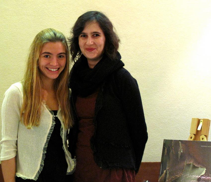 É sempre com a ajuda preciosa, simpática e lindíssima das nossas colaboradoras q...