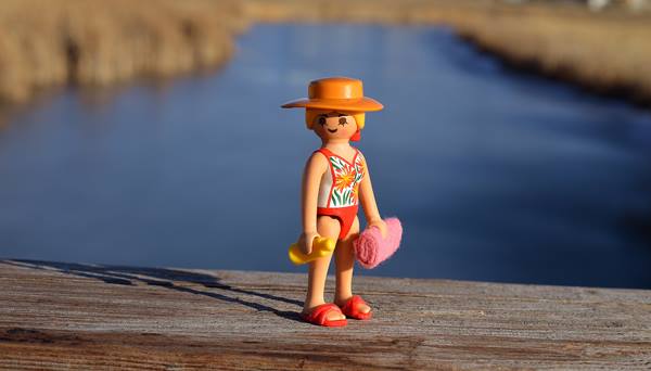 – Dia Internacional do Riso –
 "Certa vez, na proximidade da época balnear,...