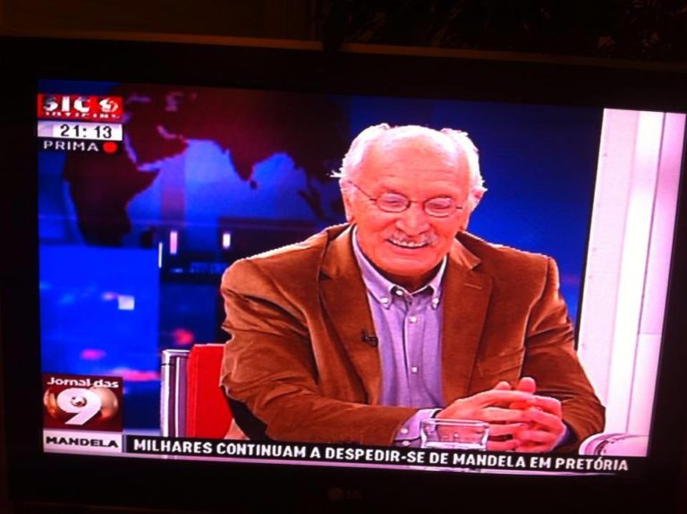 Além do belíssimo conjunto de fotografias, este livro assenta num texto intelige…