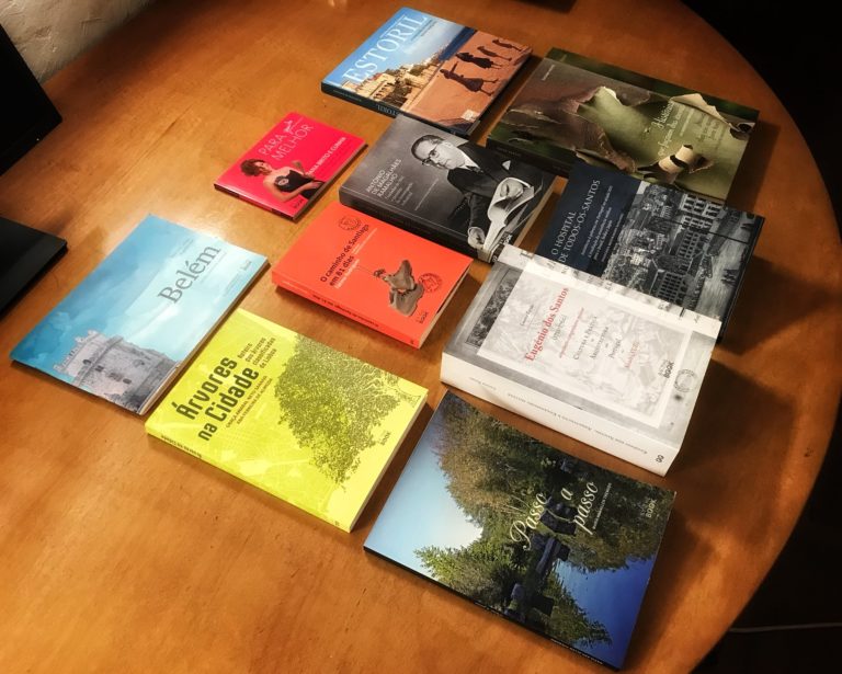 Como hoje é dia da Mulher, celebramos as nossas autoras que nos inspiram com as …