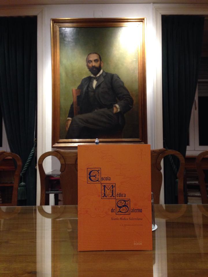 Dentro de momentos irá decorrer mais um lançamento By the Book, "Escola Médica d...