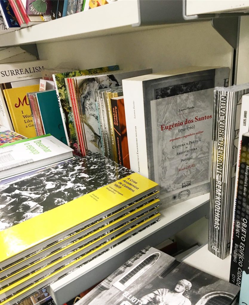 Espreitamos os livros de fotografia e arte que estão no El Corte Inglês e encont...