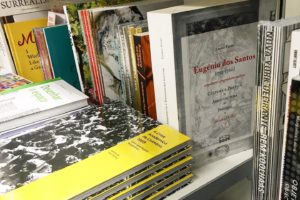 Espreitamos os livros de fotografia e arte que estão no El Corte Inglês e encont…