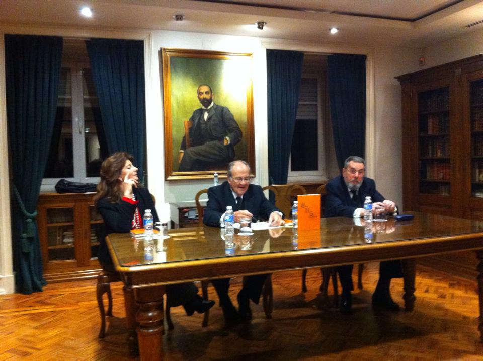 Está a começar o lançamento do livro "Escola Médica de Salerno" de Meyrelles de ...