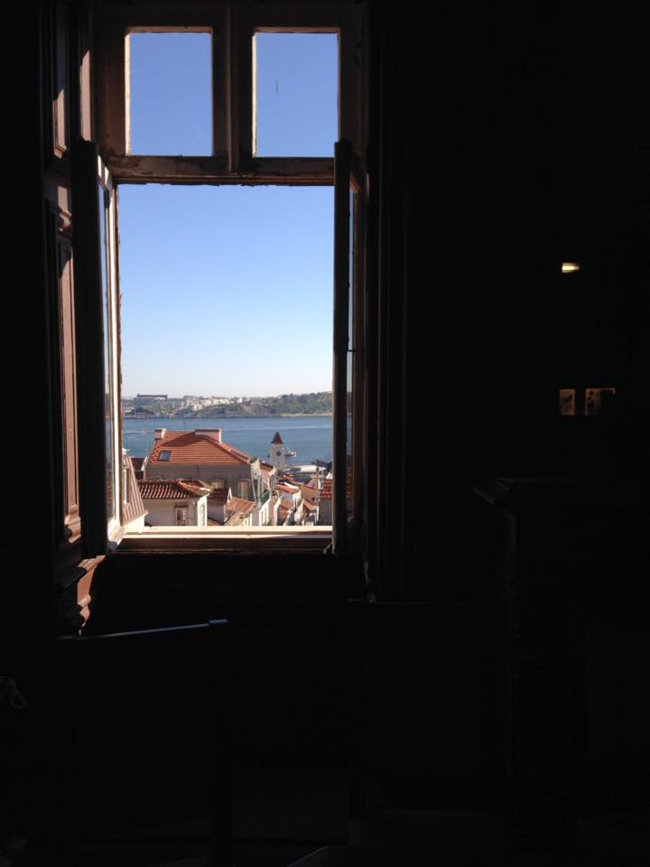 Já estamos nos preparativos! 
 A vista da Biblioteca Camões, onde vai decorrer o…