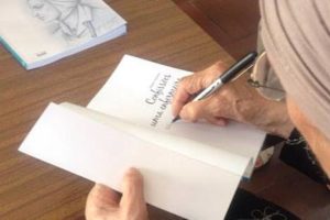 Lançamento do livro “Confissões de uma enfermeira”, da autoria de Odete Santos e…