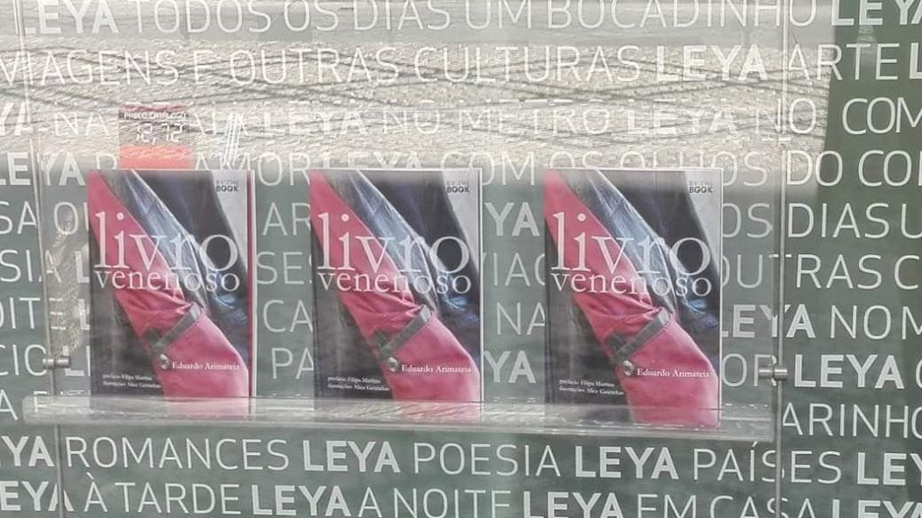 O « Livro Venenoso » já está na montra da livraria Leya/Pretexto em Viseu. 
 #pr...