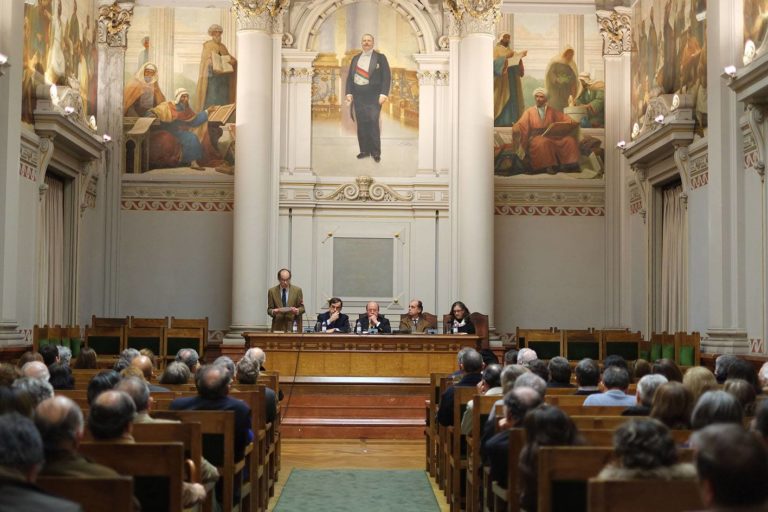Ontem, dia 20, num ambiente excelso, a Sala dos Actos Grandes da Faculdade de Ci…