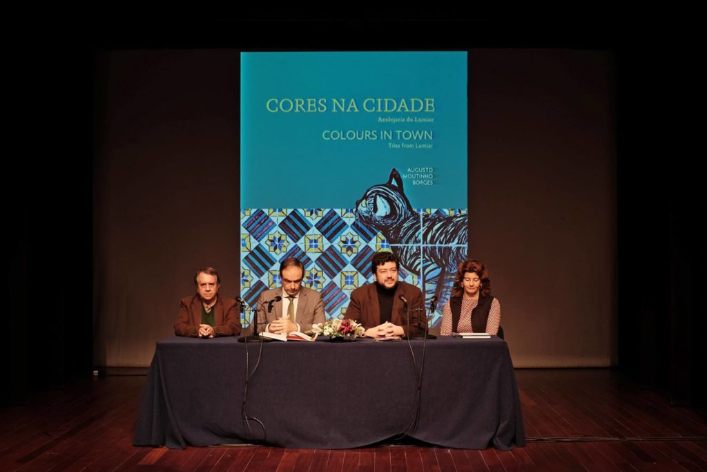 Ontem na Junta de Freguesia do Lumiar, a apresentação de mais uma obra da autori...