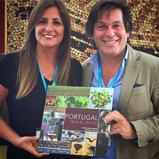 Rita Soares promove com imenso sucesso o livro "Portugal Wine & Lifestyle" e...