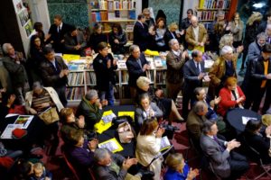 Um aspecto da assembleia após a apresentação do autor Eduardo Pinto do livro “Po…