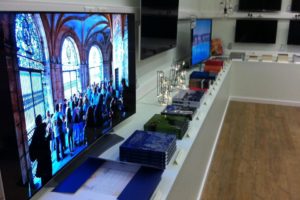 Venha conhecer este magnífico espaço e os nossos livros.