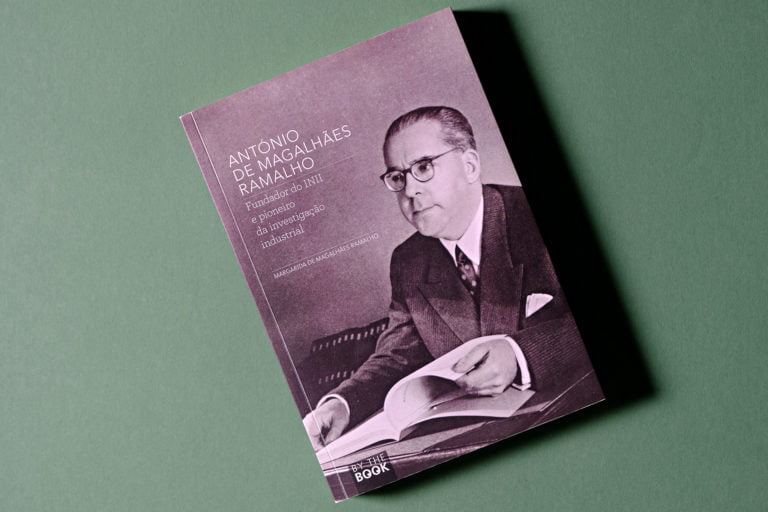 capa do livro sobre António de Magalhães Ramalho