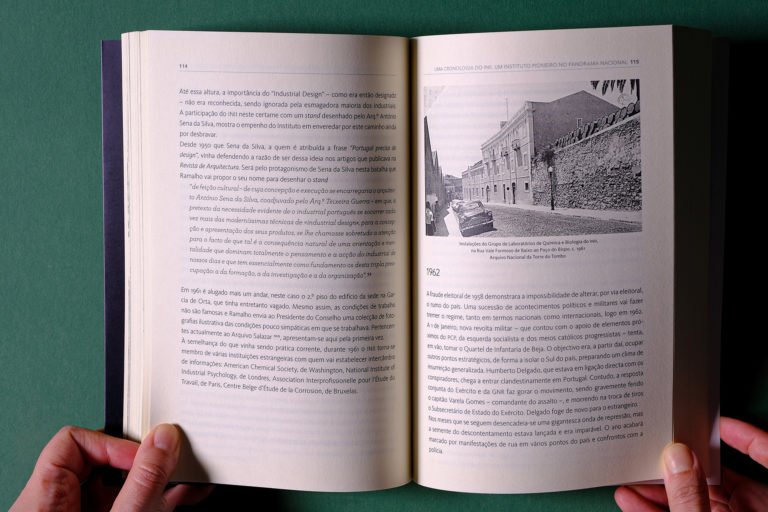 interior do livro sobre António de Magalhães Ramalho