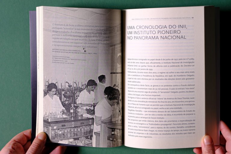 interior do livro sobre António de Magalhães Ramalho