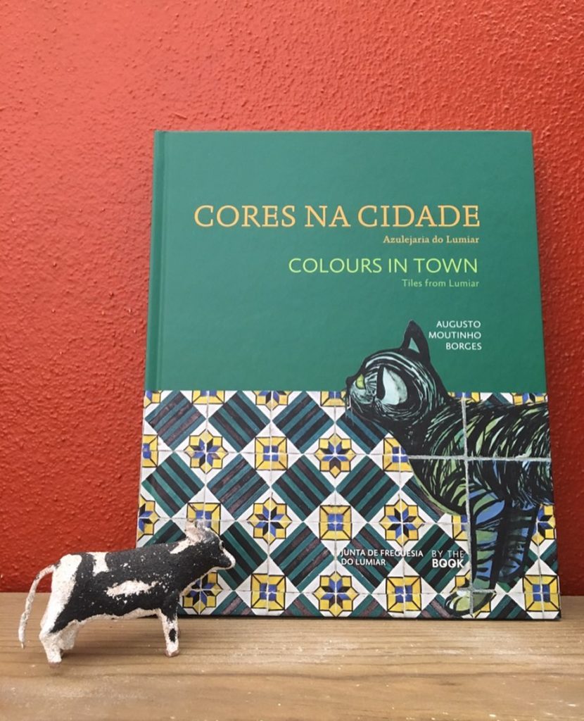 Berta a explorar a Azulejaria do Lumiar #Books #Tiles #Lisbon #Lumiar #Bytheboo...