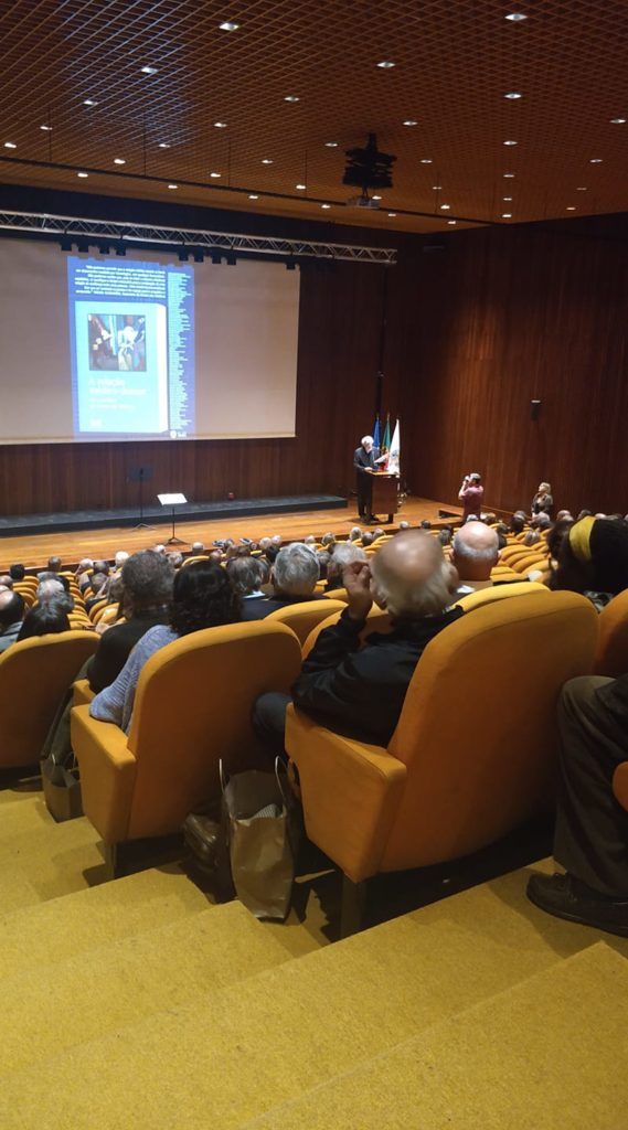 "Este livro veio para ficar", António Barreto, na apresentação do livro "A relaç...