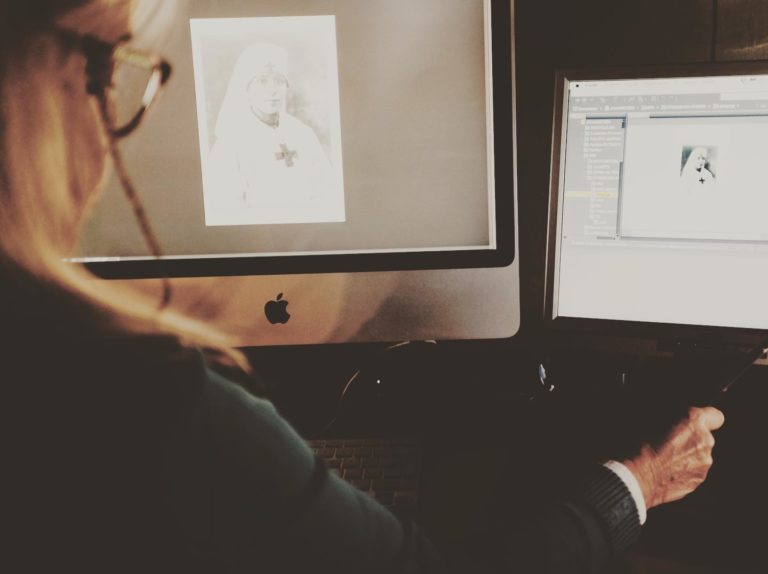 Uma das qualidades da By the Book é a edição de imagem, que está a cargo da noss…