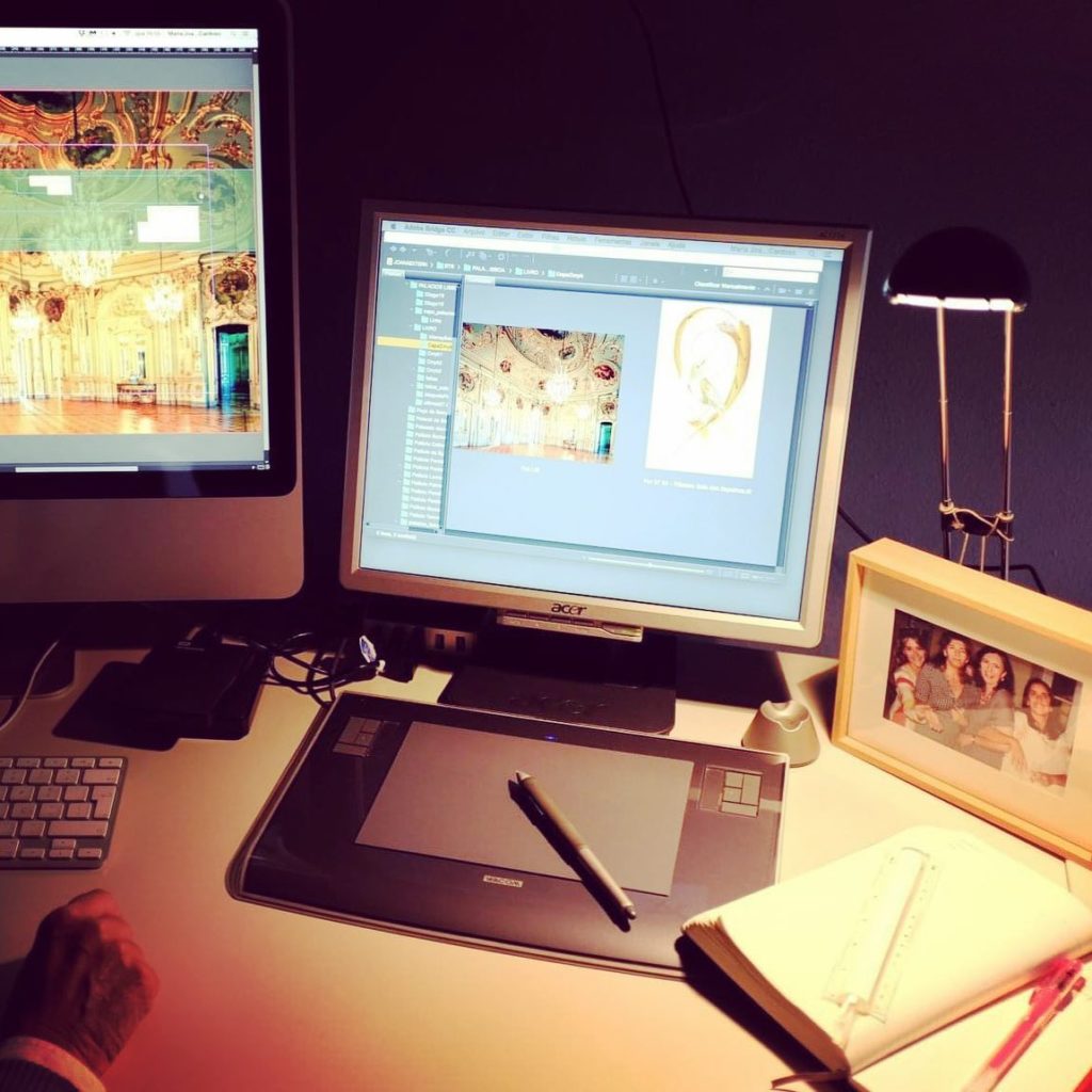 A equipa By the Book, apesar das distâncias, está sempre unida e a trabalhar par...