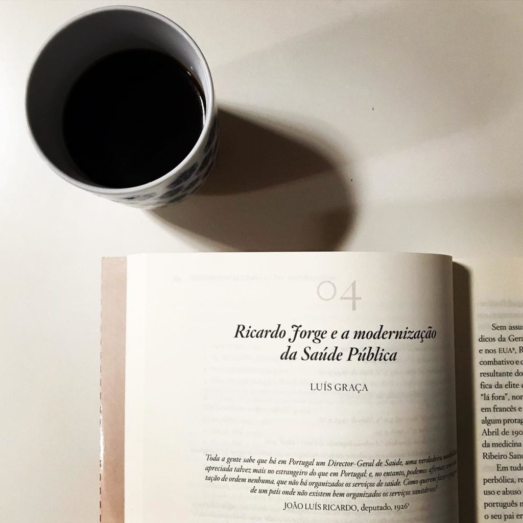 Poderíamos destacar muitas frases, mas devido à dificuldade na sua escolha, suge...