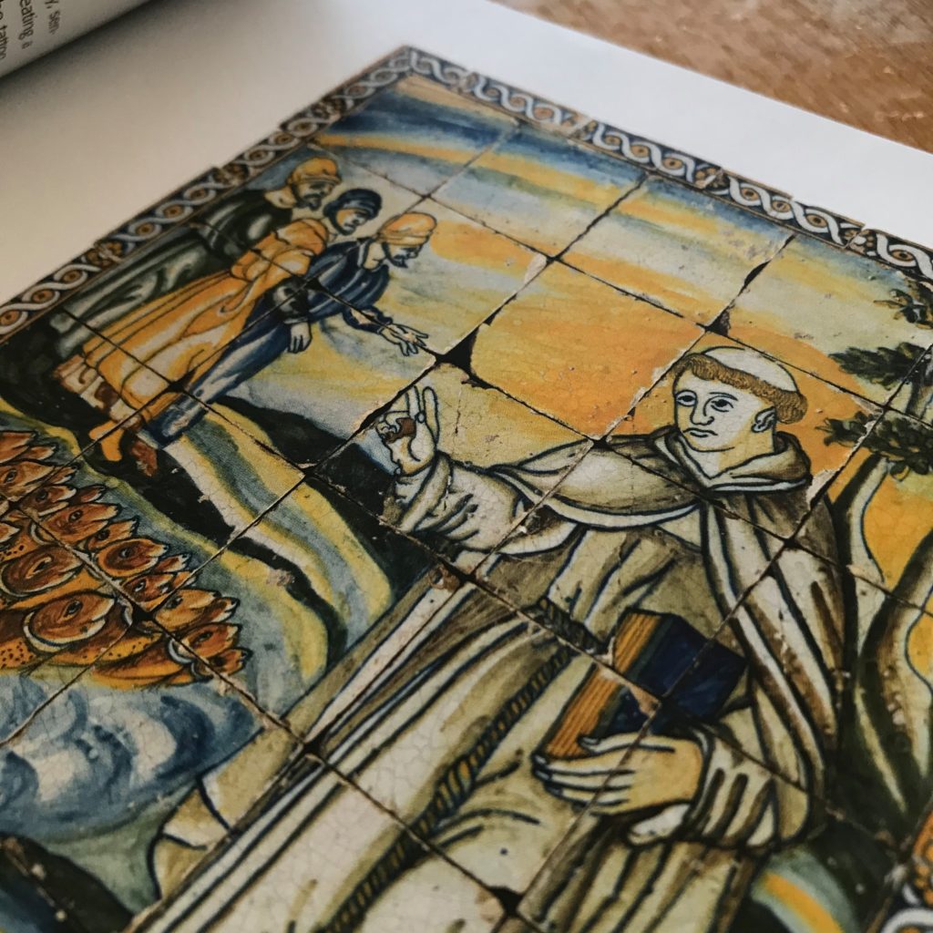 Hoje celebra-se o Dia de Santo António, data da sua morte.
 Santo António é o sa...