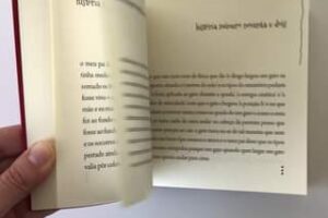 Ofereça este livro com histórias curtas, que irão fazer a sua mãe rir até às lág…